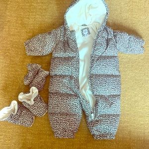 Baby gap 6-12 months snowsuit